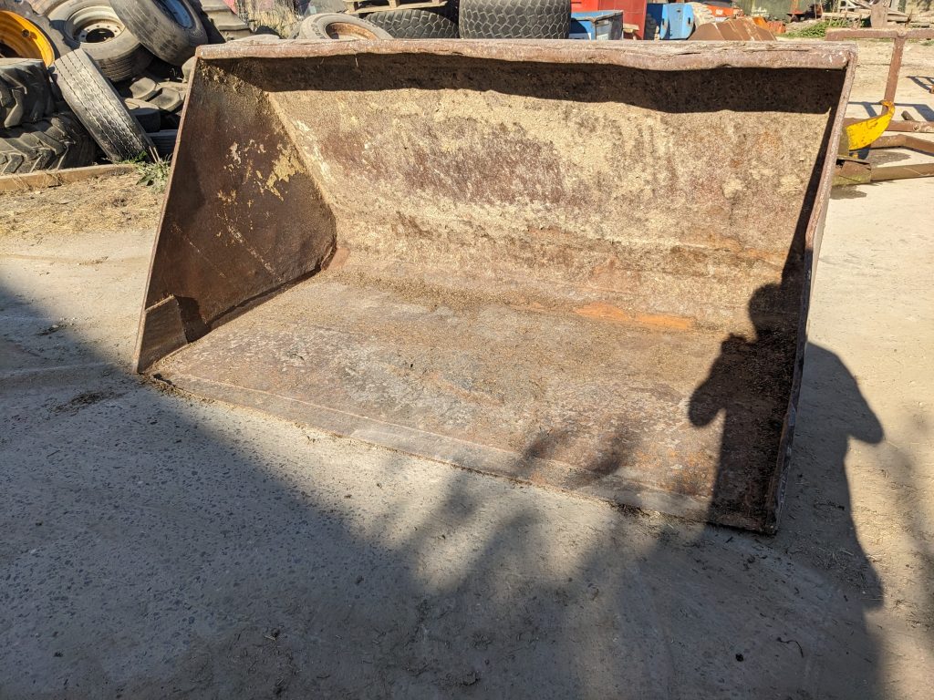 Manitou Grain Bucket