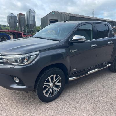 Toyota HiLux Invincible 2.4L Diesel Pick-Up
