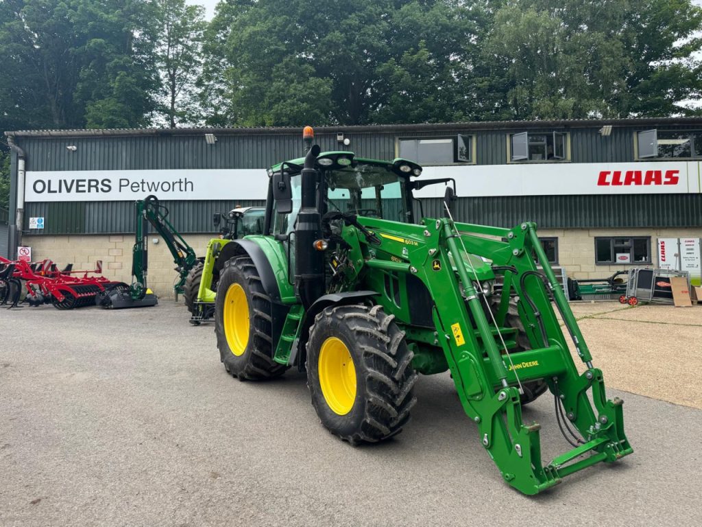 John Deere 6110M