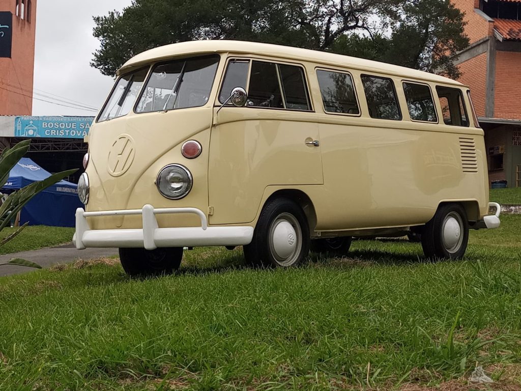 T1 split window bus 1974