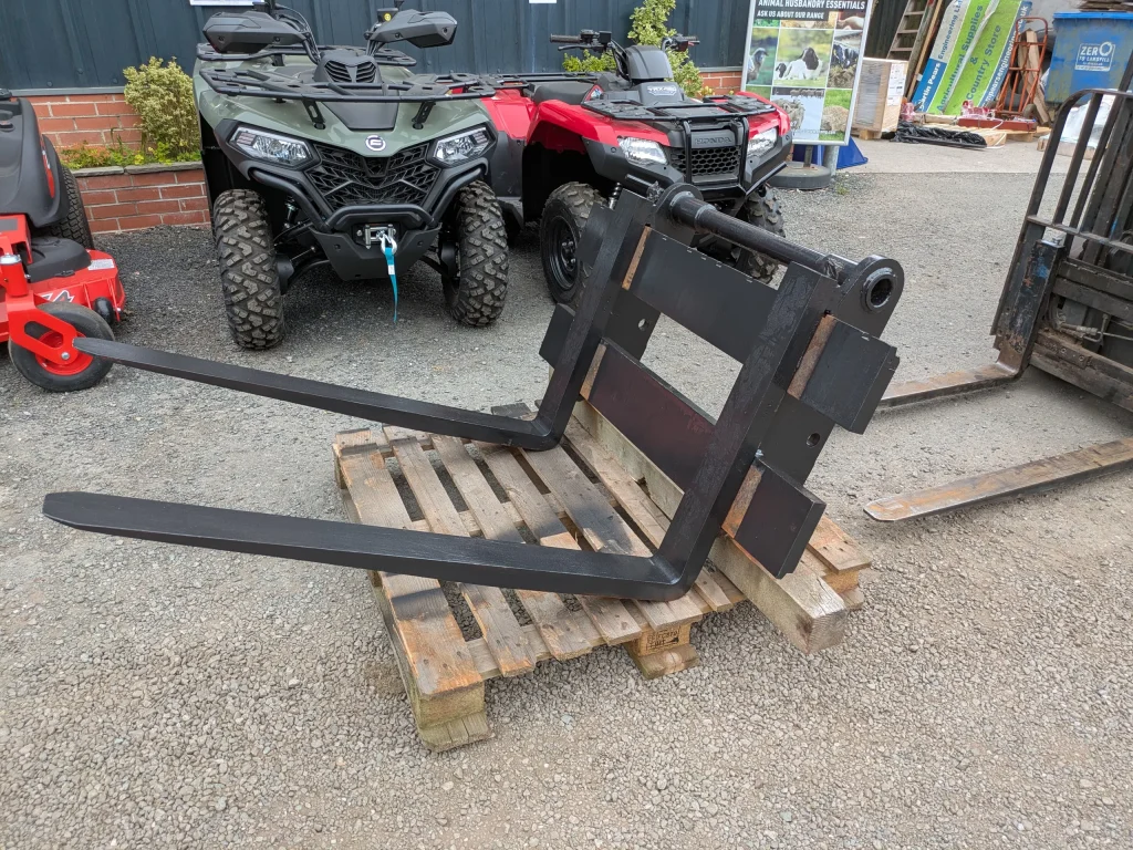 Albutt Pallet Forks on Manitou Brackets