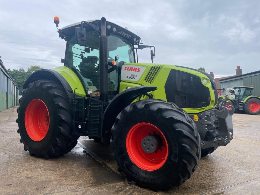 CLAAS AXION 830