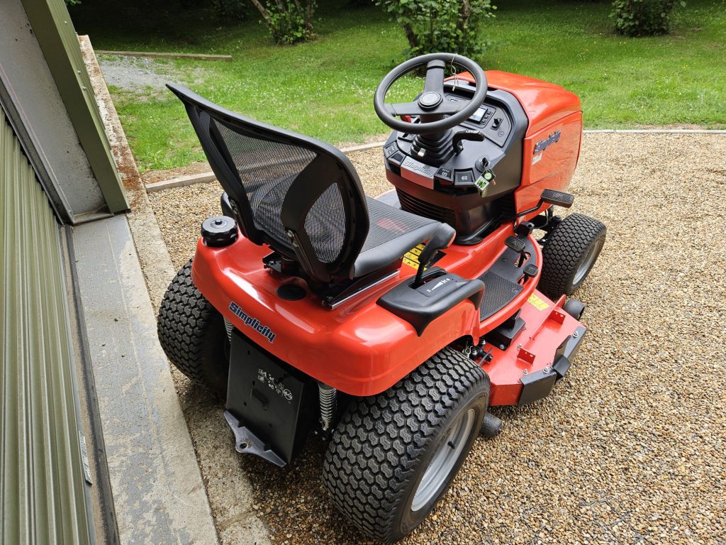 Simplicity Conquest petrol ride on mower