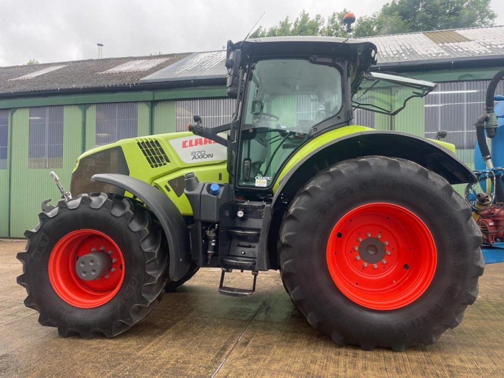 CLAAS AXION 870