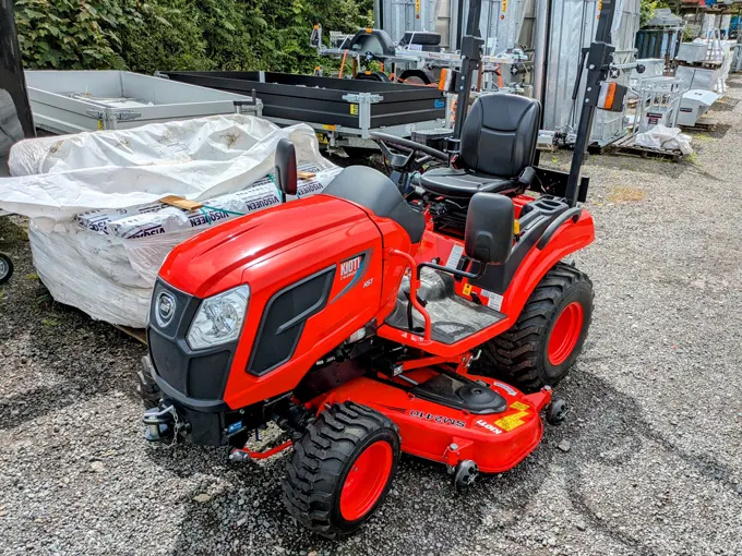 Kioti CS2520 with Mid-Mounted Mower