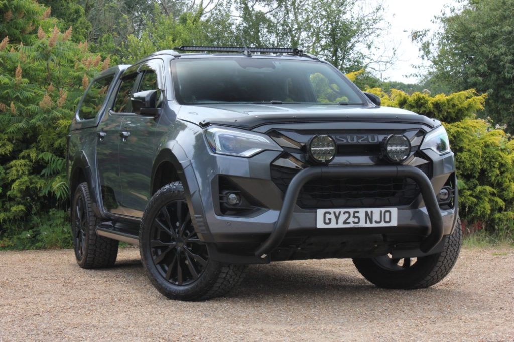 ISUZU D-MAX 2025 (25)
