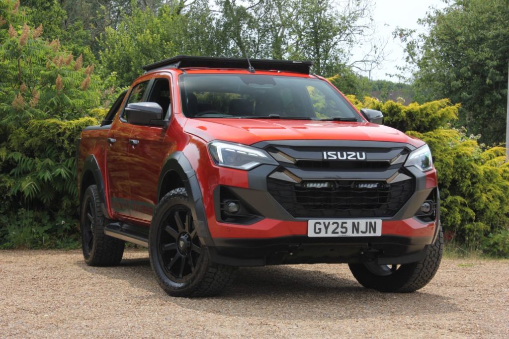ISUZU D-MAX 2025 (25)