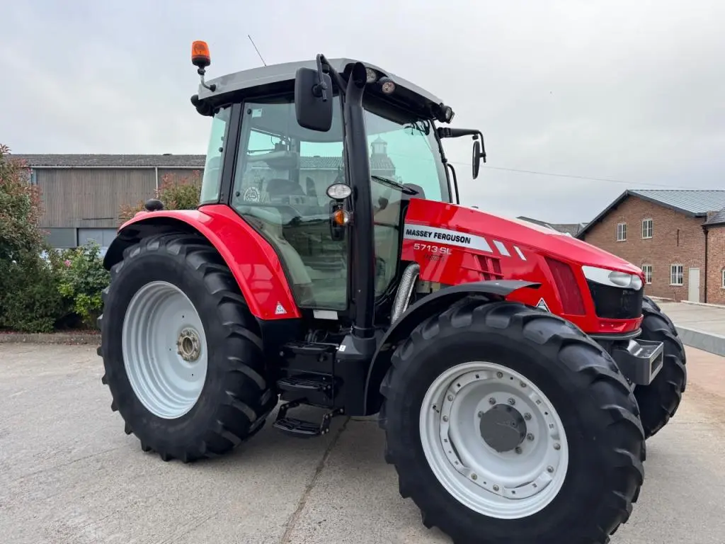 Massey Ferguson 5713SL, 09/2016, 3,085 hours