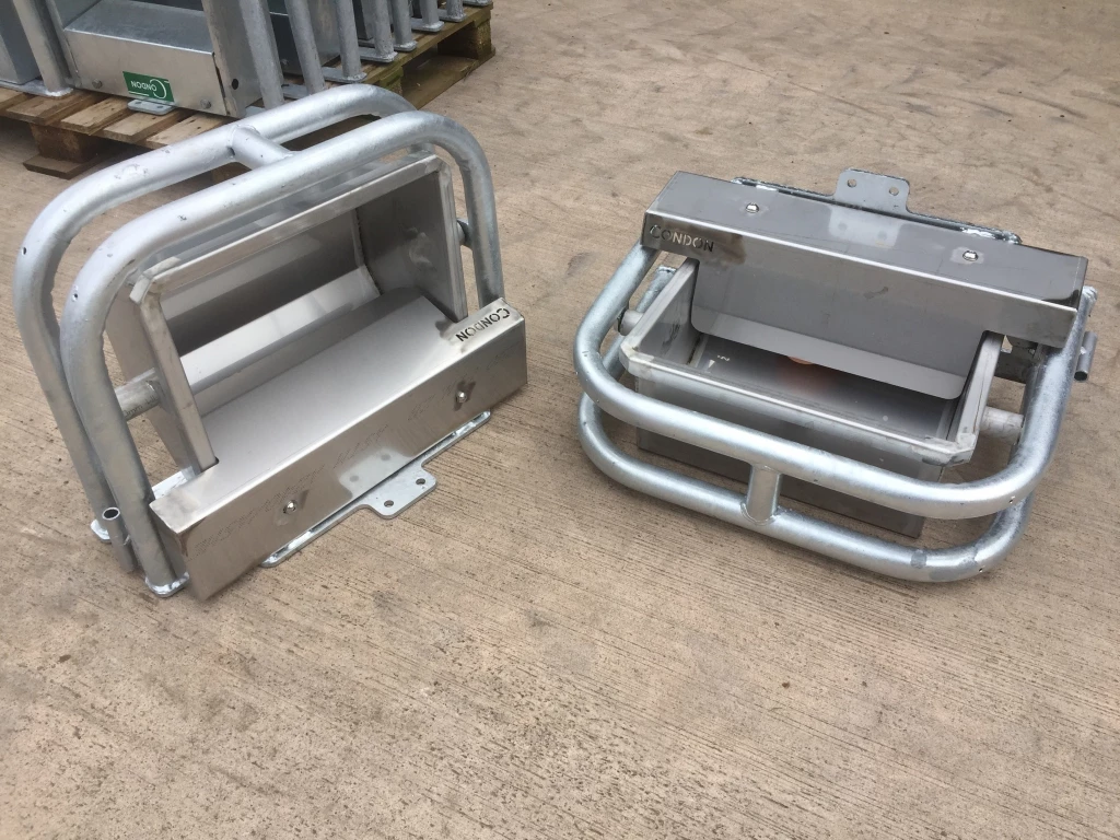 Condon Engineering 1ft stainless steel tip over water troughs, NEW