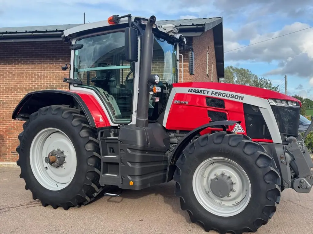 Massey Ferguson 8S.245 Exclusive, 04/2024, 1,240 hours