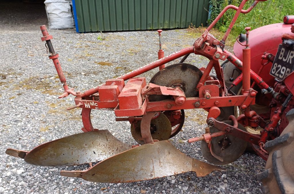 IH B 13 Plough