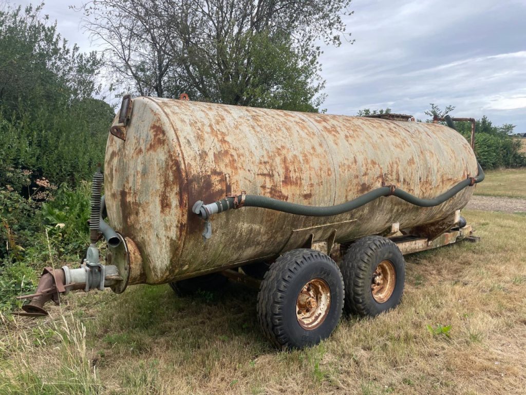 VACUUM TANKER