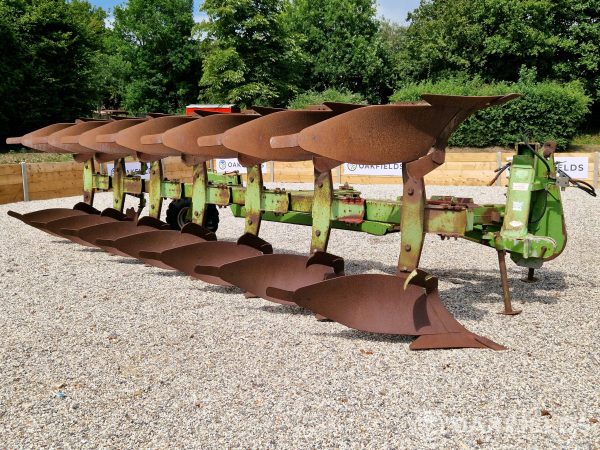 1997 Dowdeswell DP160S 7 Furrow on-land Plough