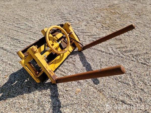 Round Bale Handler for Wrapped Bales