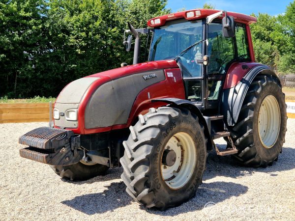 2005 Valtra T130 4WD Tractor