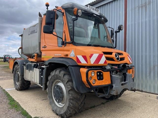 MERCEDES-BENZ UNIMOG U530