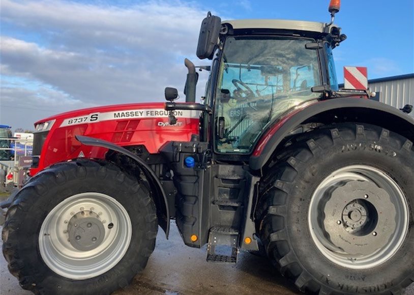 Massey Ferguson 8737SEXDV Tractor