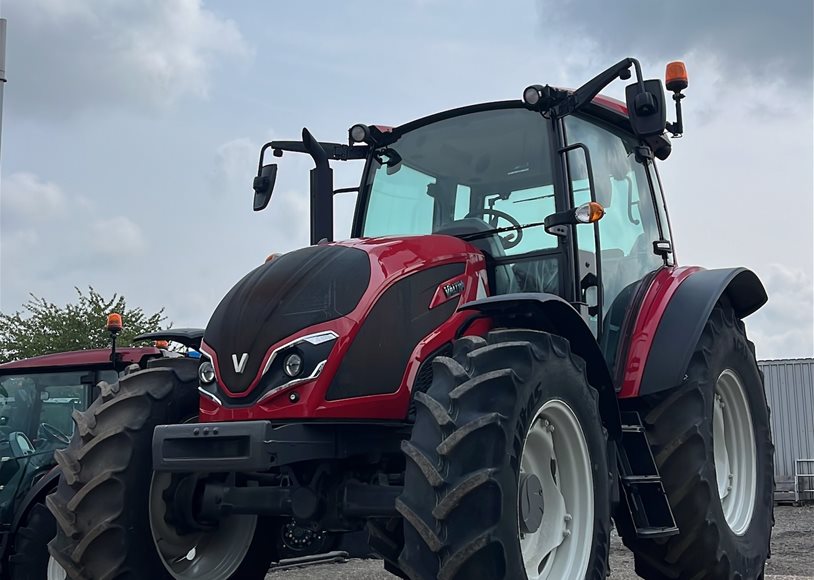 Valtra A115MH4 Tractor