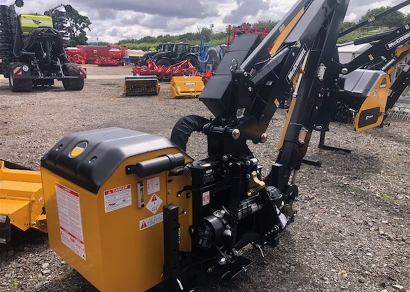 Mc Connell PA6567T Hedgecutter
