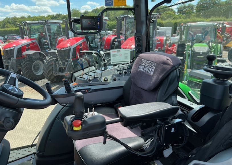 Valtra T235A Tractor
