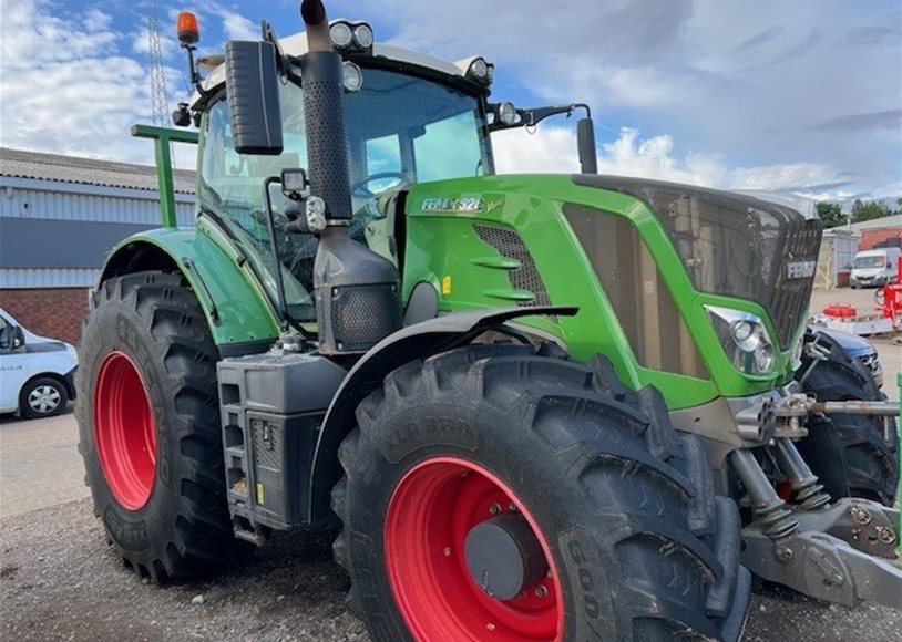 Fendt 828 Tractor