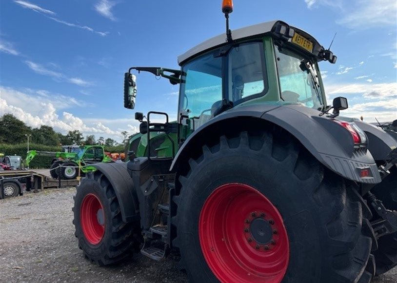 Fendt 828 Tractor