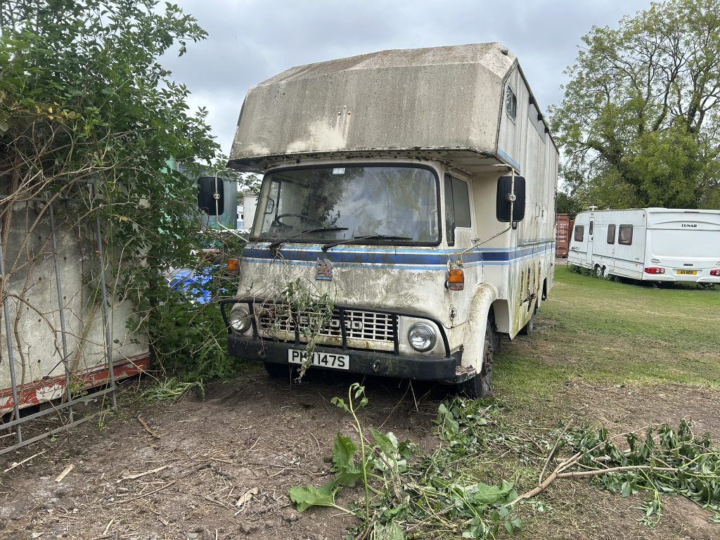 Bedford TK 860