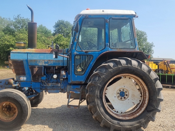Ford 7710 -[ 2 Wheel Drive ]-
