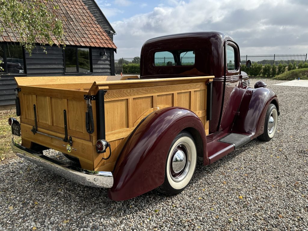 1939 FORD F1 Barrel Nose V8 Pickup Restomod.