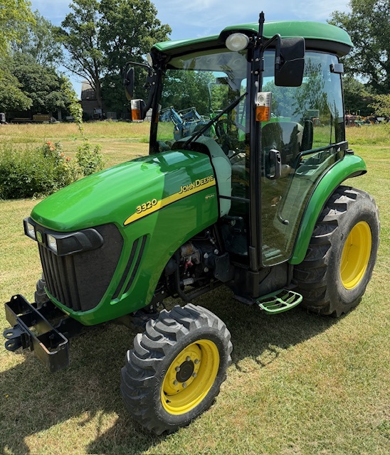John Deere 3320 ‘e hydro’ Compact