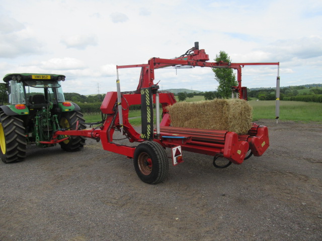 Kverneland UN7655 big bale wrapper