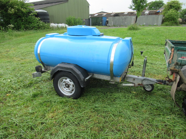 Fast tow 1000 ltr water bowser