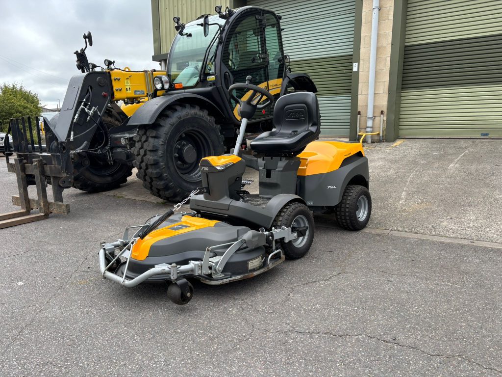 Stiga Park 500 W Outfront Mower