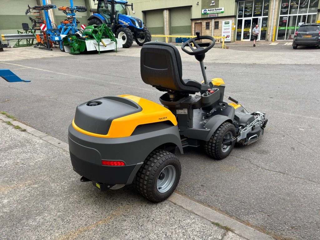 Stiga Park 500 W Outfront Mower