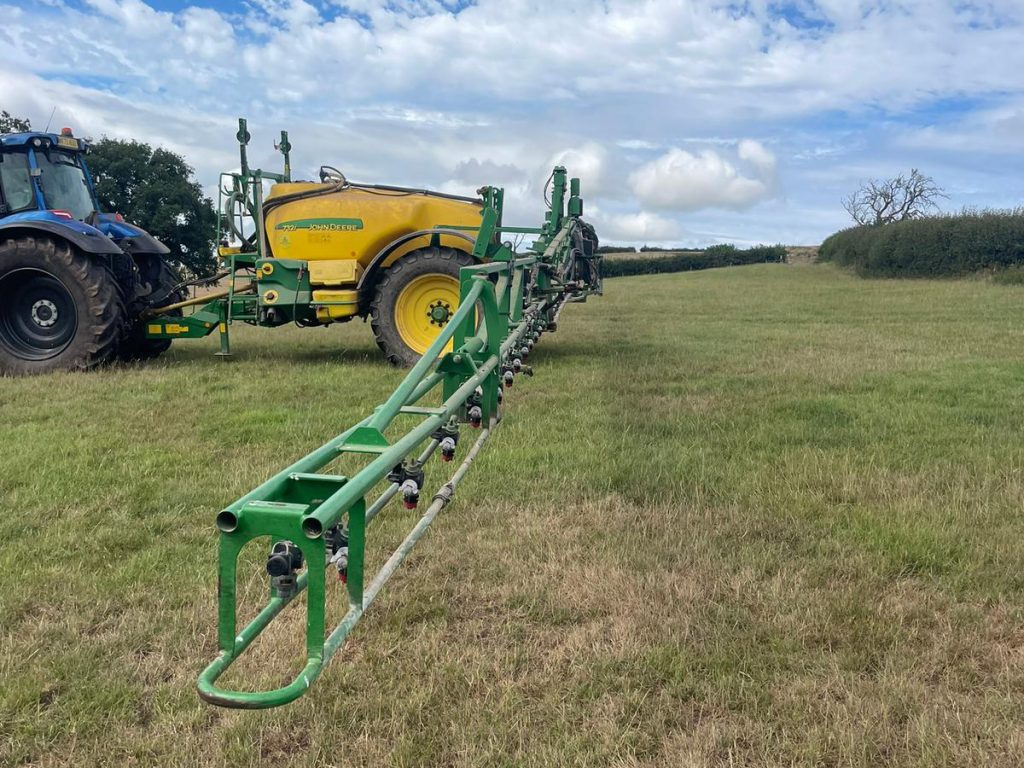 John Deere 732i Trailed Sprayer