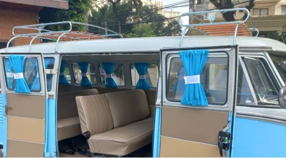 VW T1 splitwindow bus 1975
