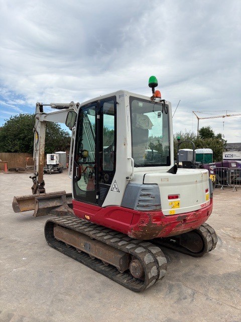 TAKEUCHI TB 250
