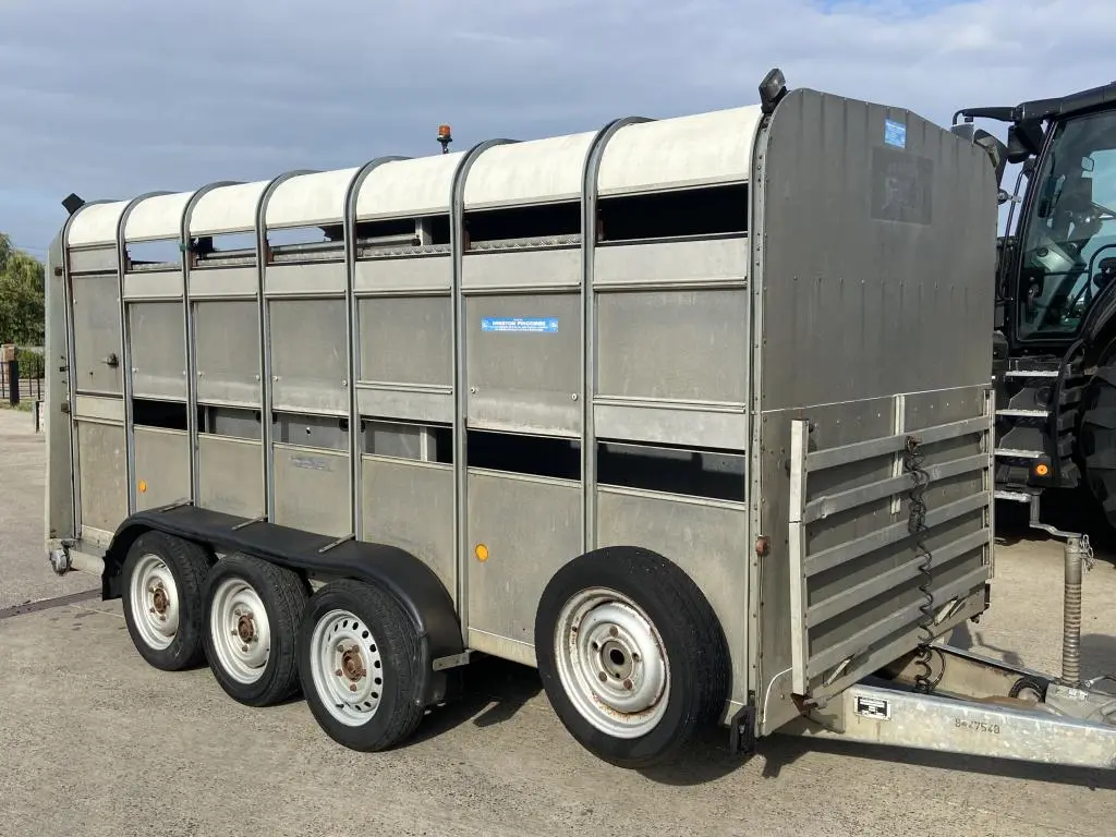 Ifor Williams TA510 14ft livestock trailer,