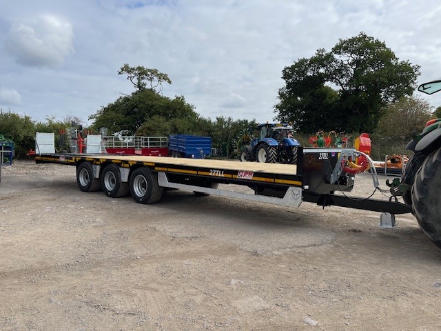 JPM 30ft Tri Axle With Hydraulic Beaver Tail
