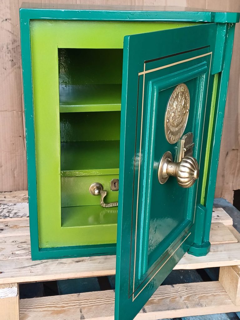 Antique lockable safe with key