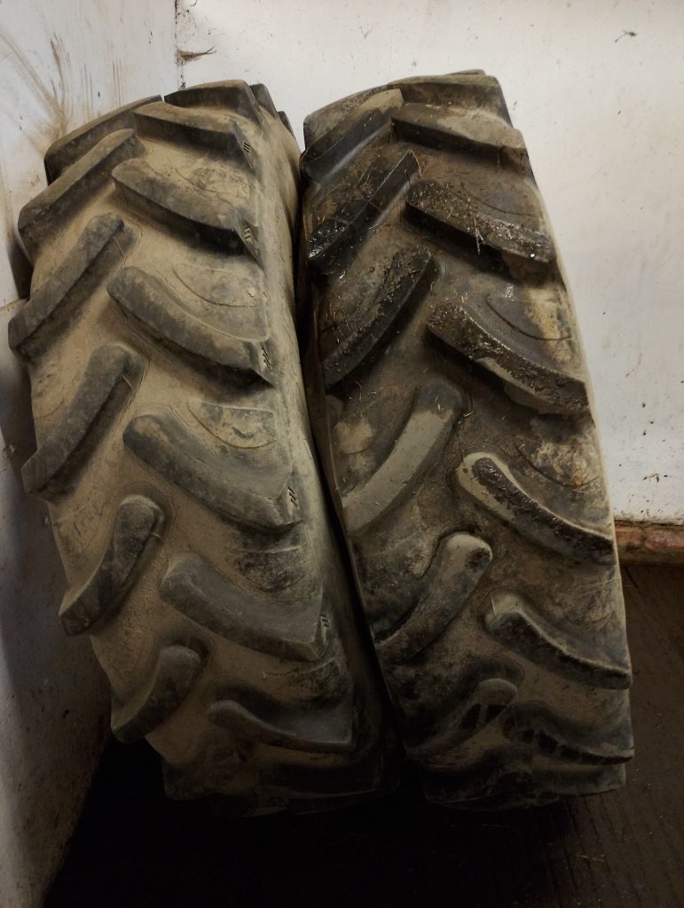 Second hand rear tractor tyres