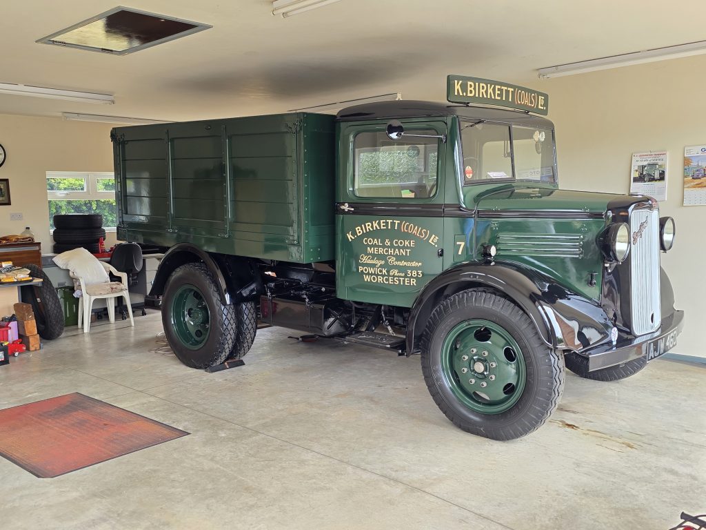 Bedford WTH tipper lorry