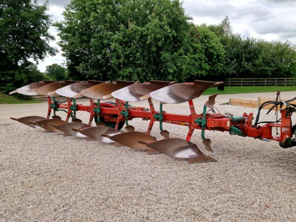 Kverneland RG100 6 Furrow Semi Mounted Plough