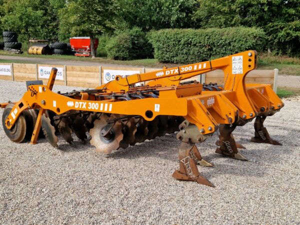 2009 Simba DTX 300 Cultivator