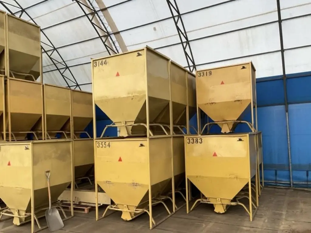 Tote bin,