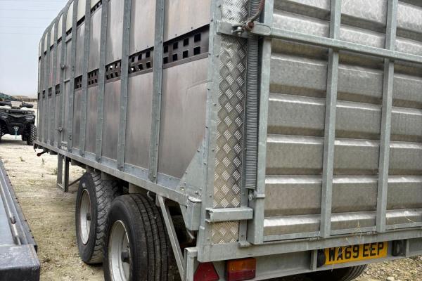 Bateson LT100 Livestock Trailer