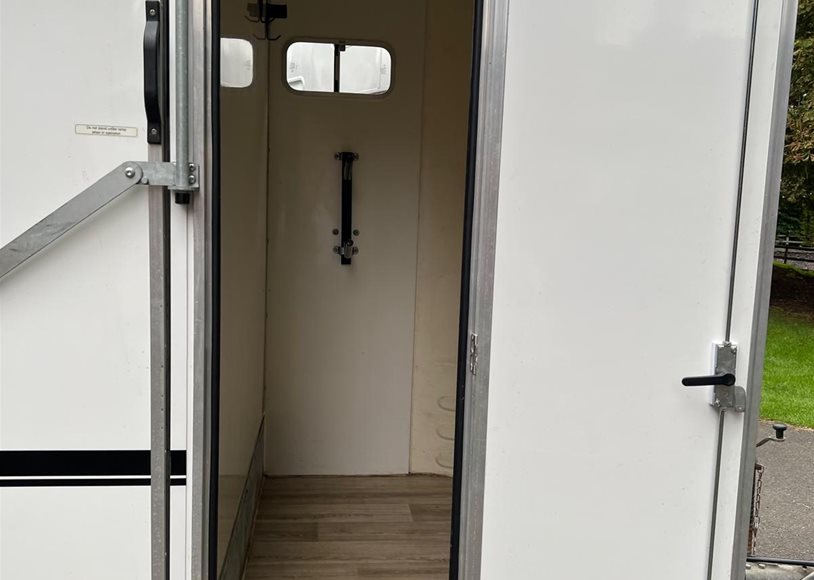 Equi-Trek SPACETREKA Horse Box