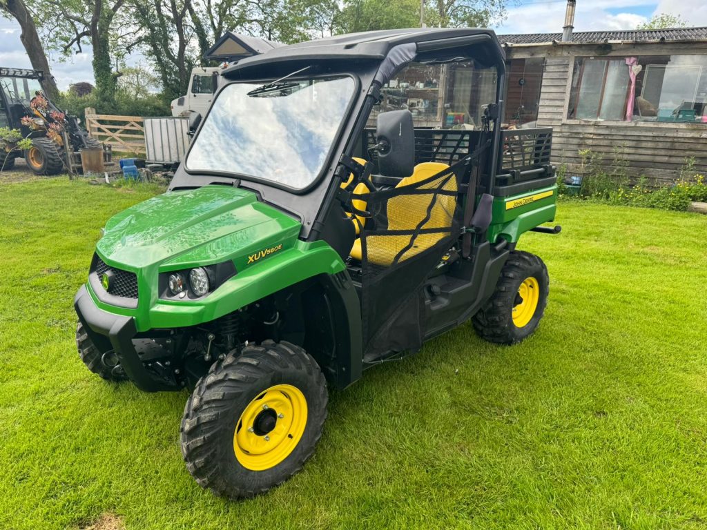 JOHN DEERE MULE