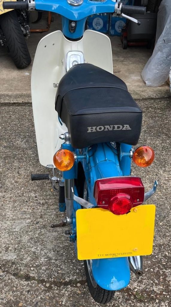 Honda C90Z2