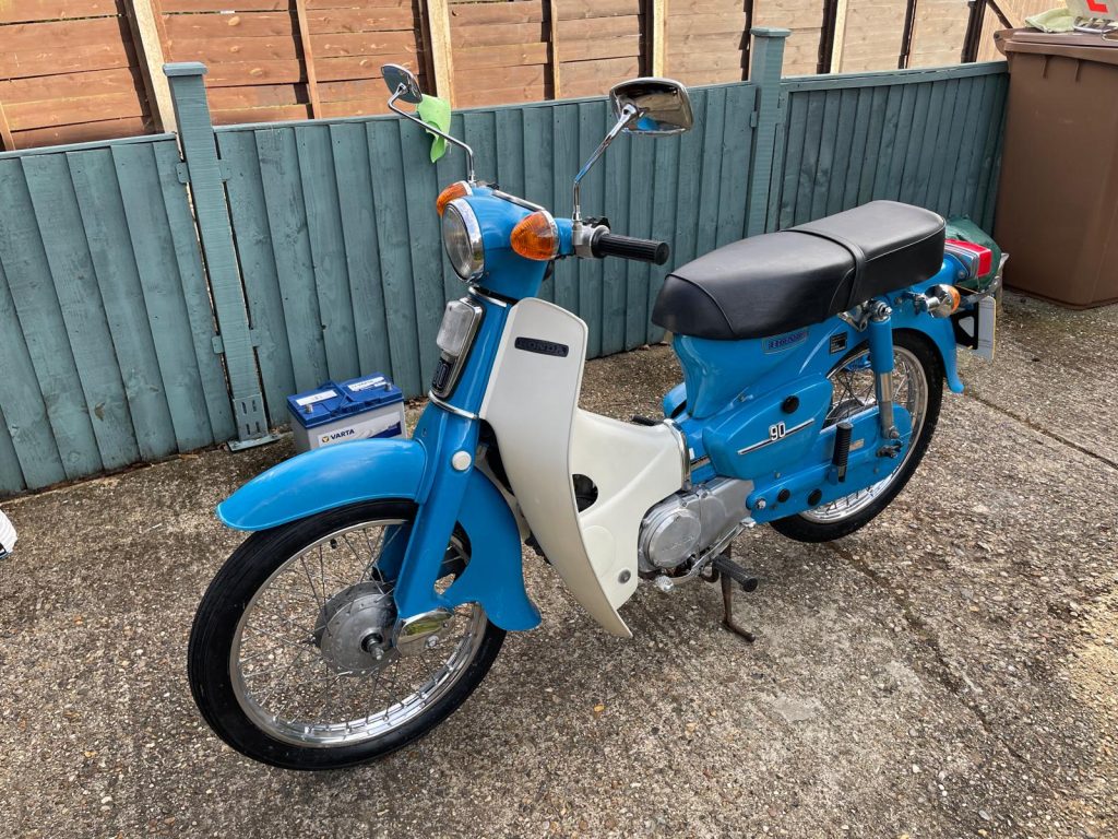 Honda C90Z